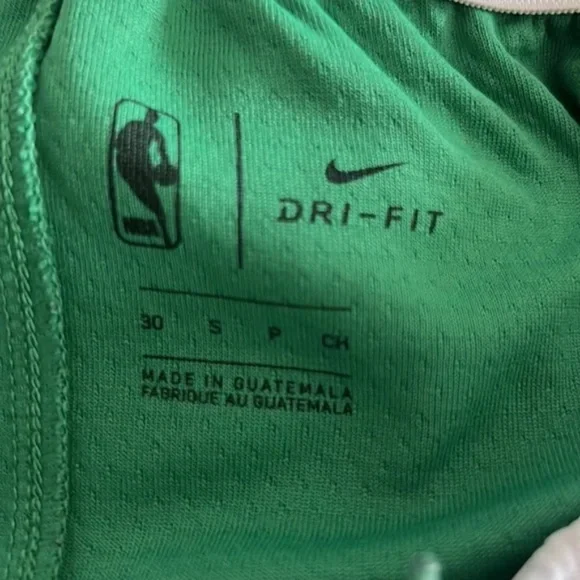 Nike NBA Authentic Boston Celtics Green and White basketball Sports Shorts 30 - Picture 8 of 9